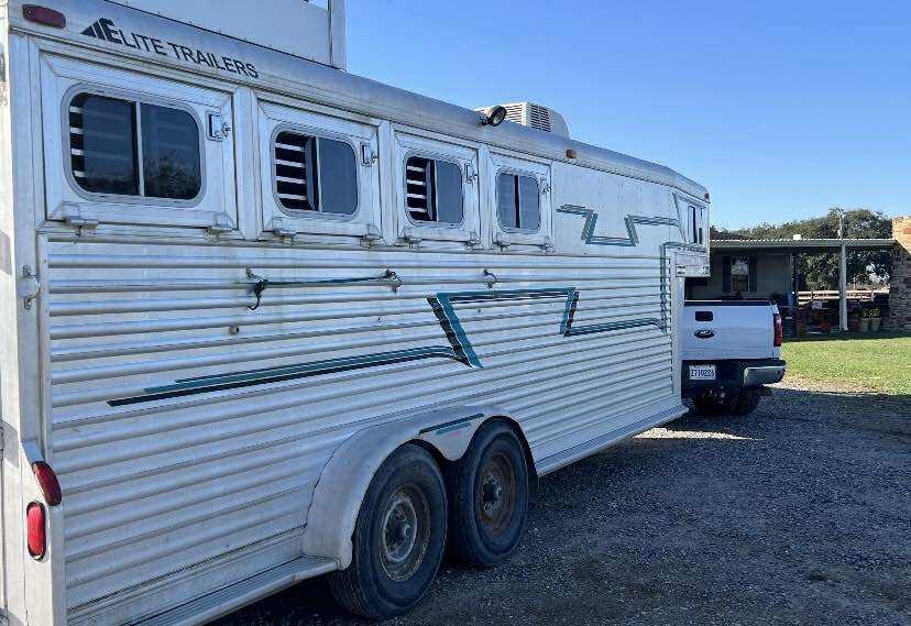 Horse Trailer Right Side (Before)